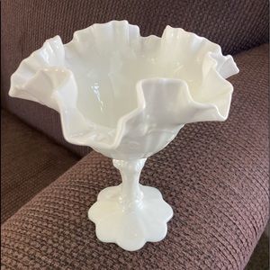 Milk glass vintage